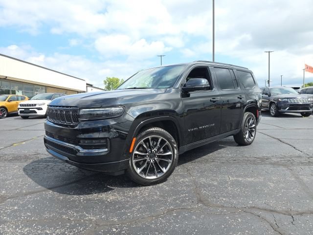 Used 2025 Jeep Grand Wagoneer Series III w/ Rear Seat Video Group 1 AWD/4WD image 2