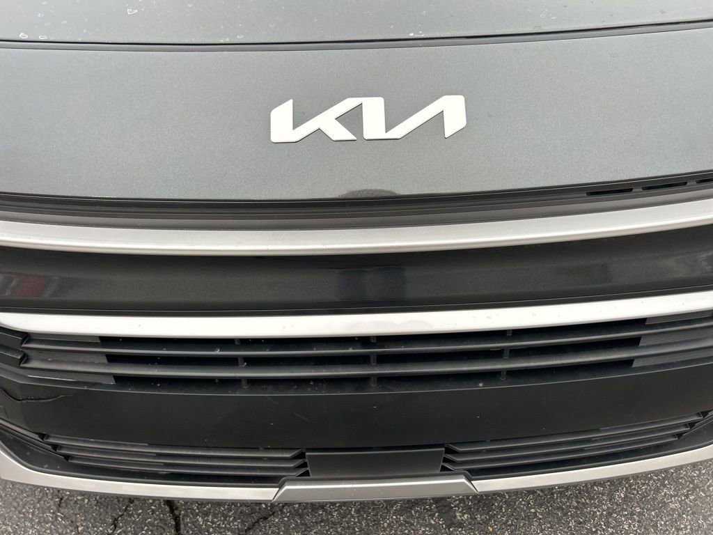 Used 2023 Kia Niro EX image 31