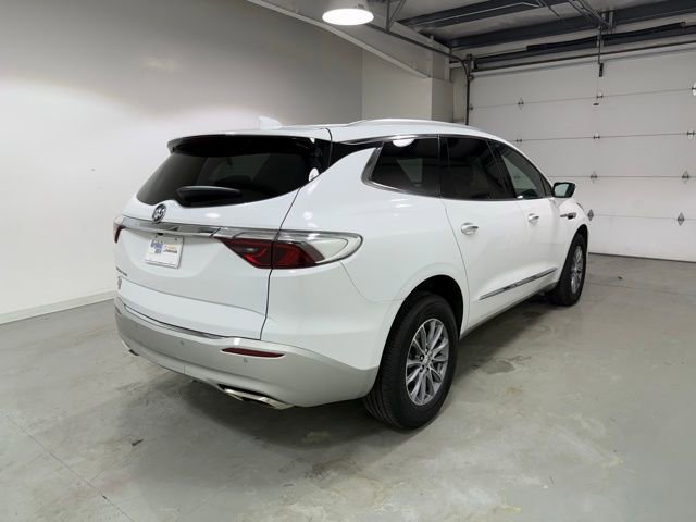 Certified 2024 Buick Enclave Essence image 7