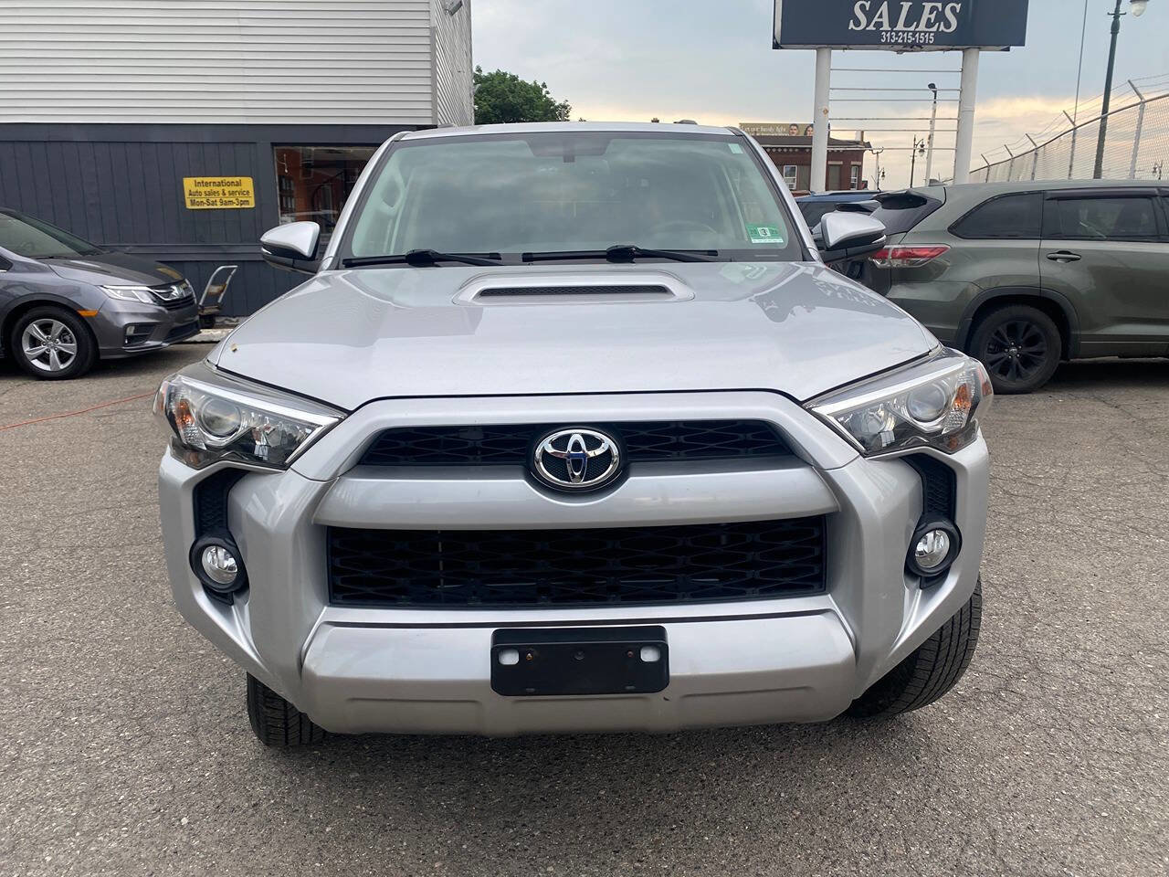 Used 2018 Toyota 4Runner Limited image 3