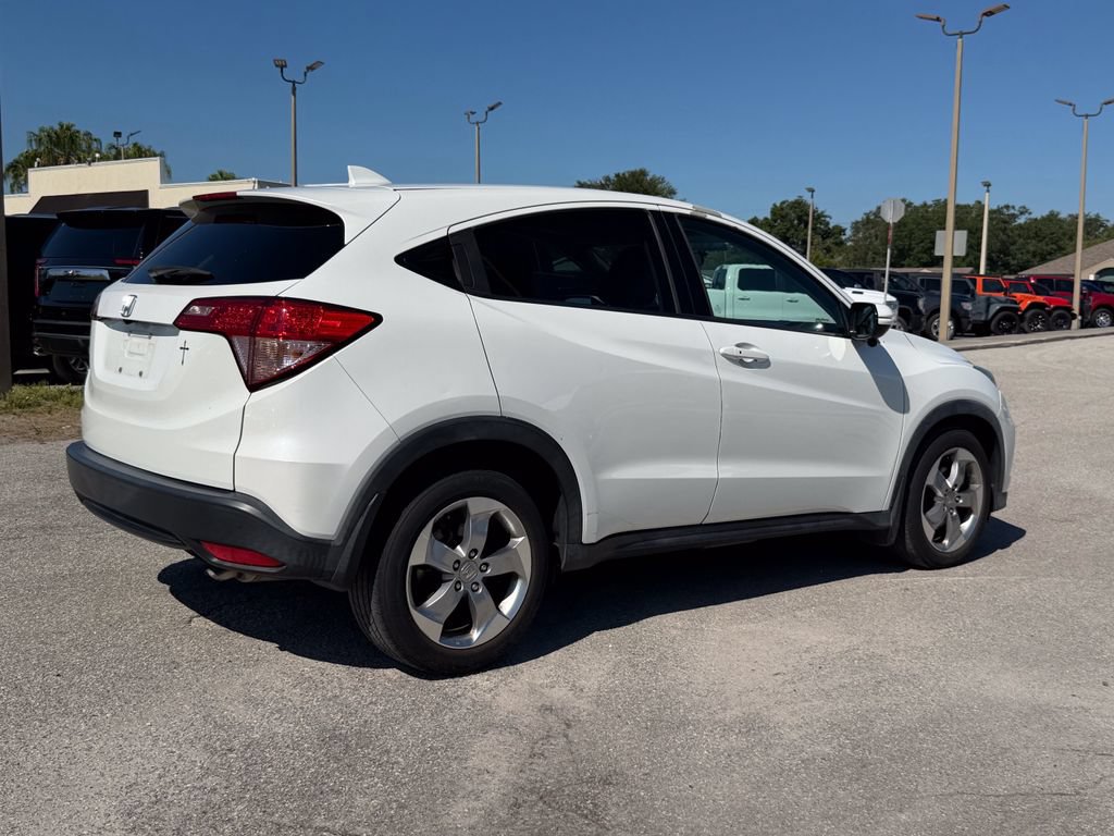 Used 2017 Honda HR-V EX image 5
