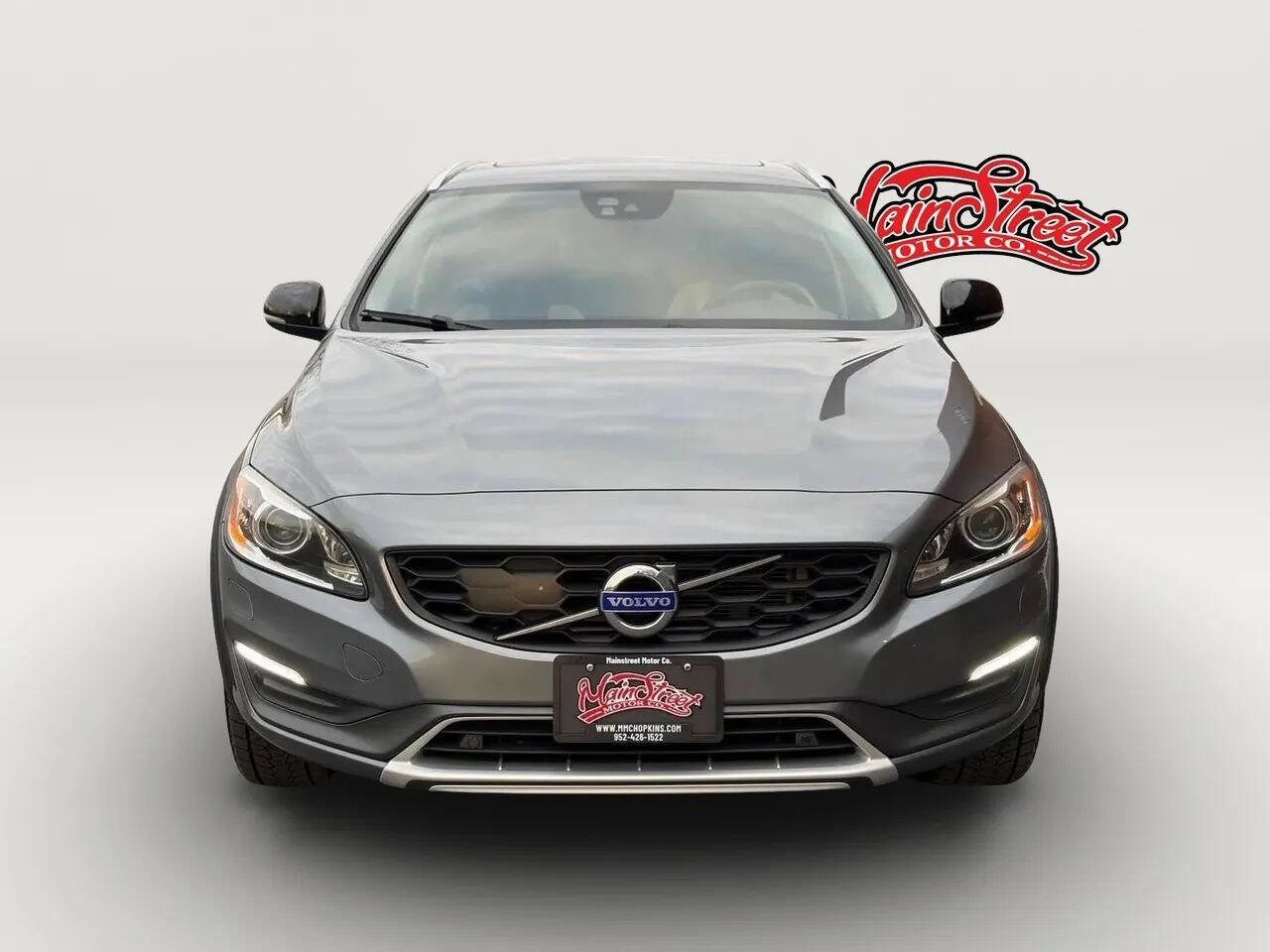 Used 2016 Volvo V60 T5 Cross Country Platinum w/ Climate Package image 2