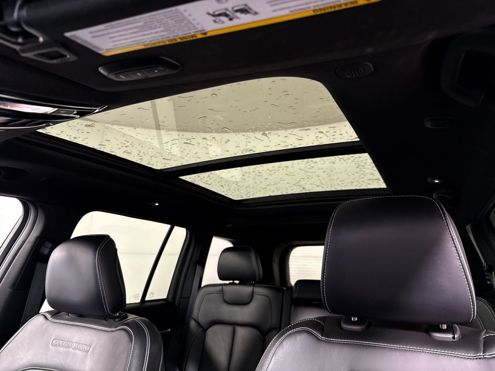 Used 2023 Jeep Grand Cherokee Overland AWD/4WD image 24