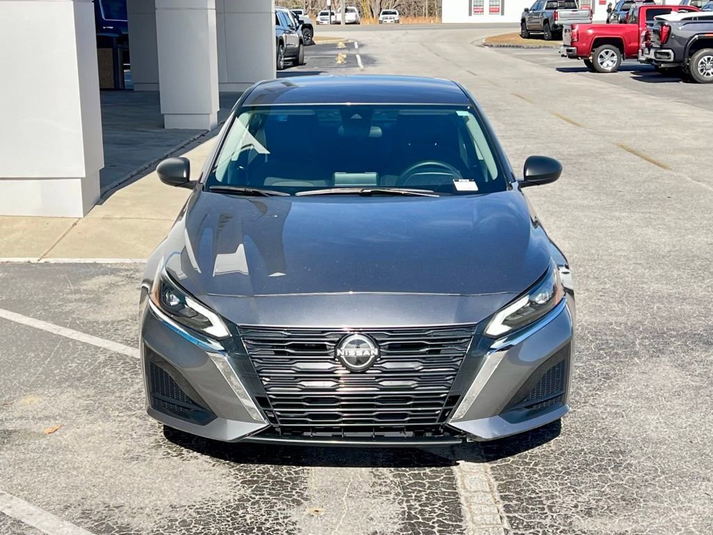 Used 2024 Nissan Altima 2.5 SV image 11