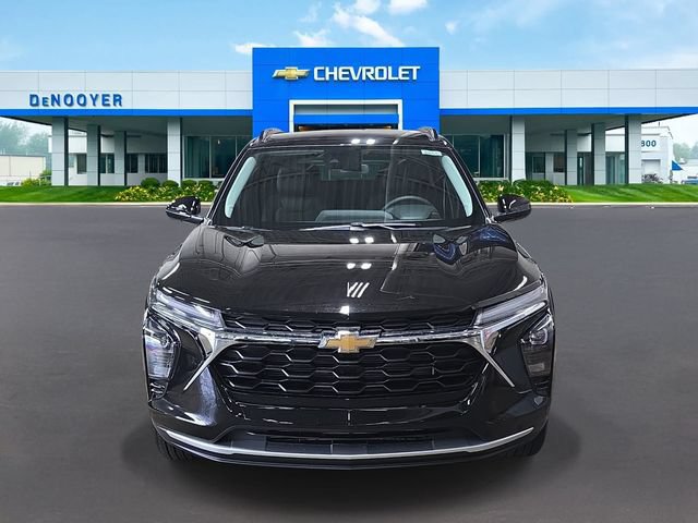 New 2026 Chevrolet Trax LT w/ Driver Confidence Package FWD video 3