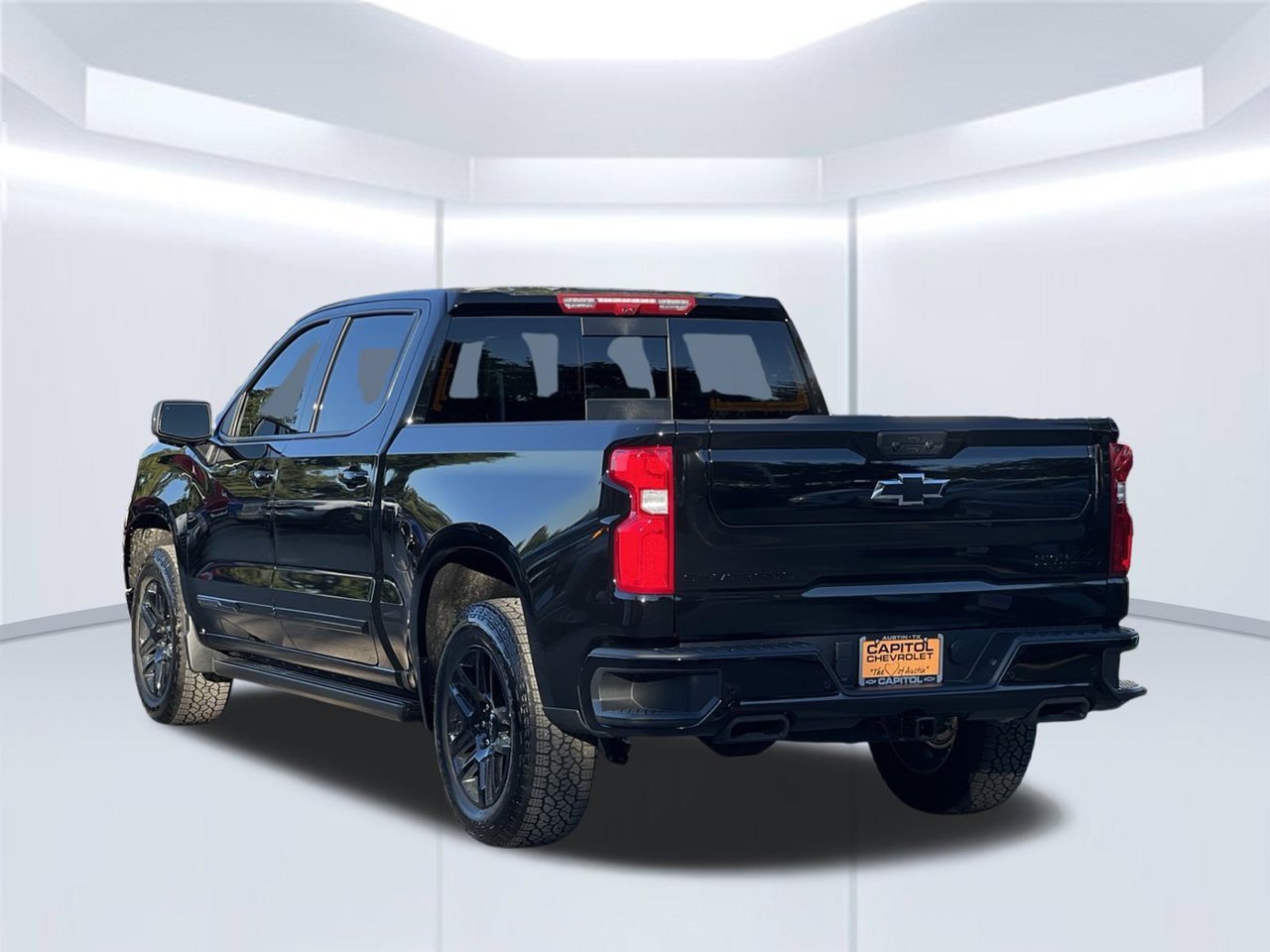 New 2026 Chevrolet Silverado 1500 High Country w/ Midnight Edition AWD/4WD image 3
