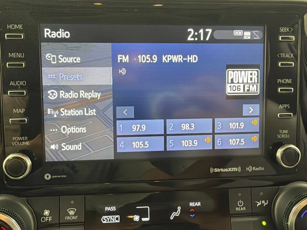 Used 2022 Toyota Highlander XLE FWD image 35