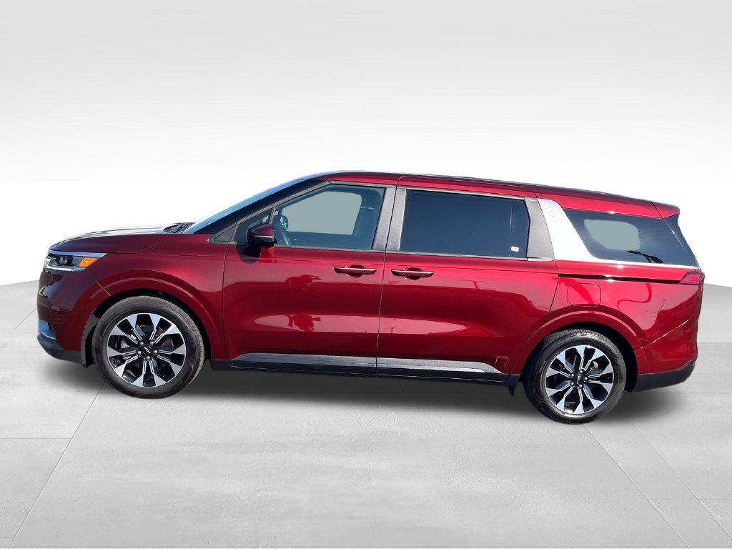 Used 2023 Kia Carnival EX FWD image 2