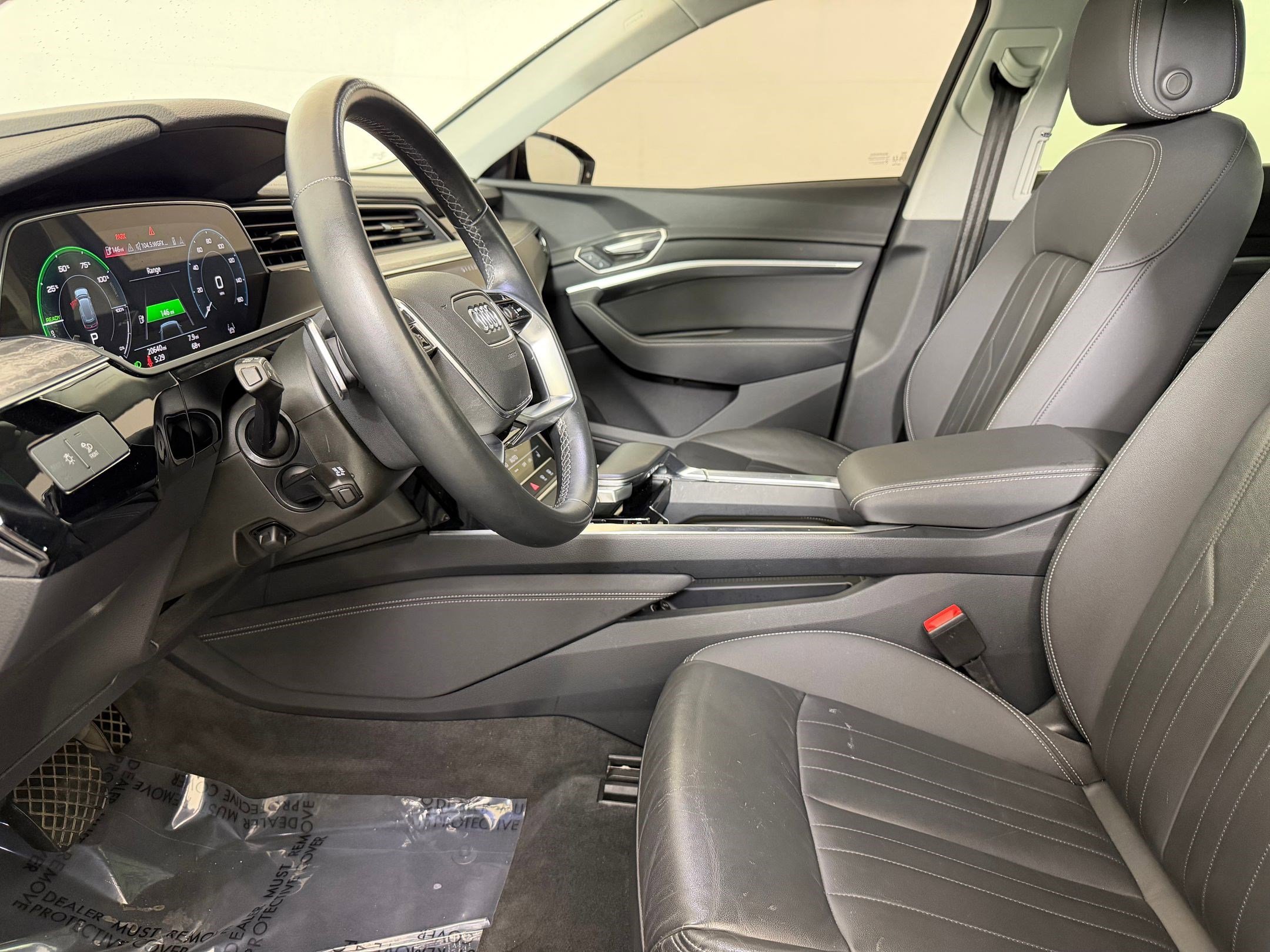 Used 2022 Audi e-tron Premium w/ Convenience Plus Package image 5