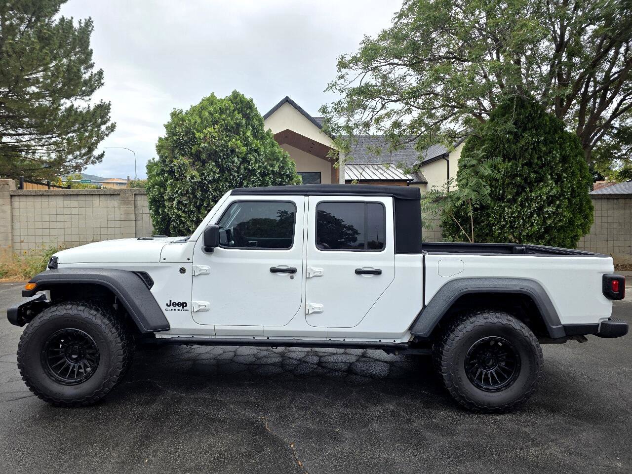 Used 2020 Jeep Gladiator Sport w/ Quick Order Package 24S image 3