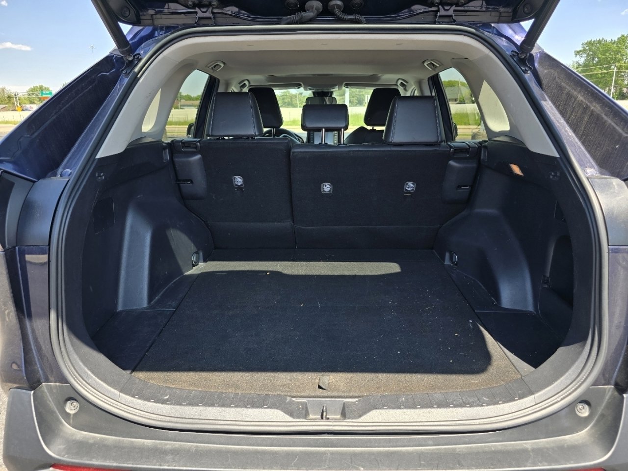 Certified 2021 Toyota RAV4 XLE Premium AWD/4WD image 17