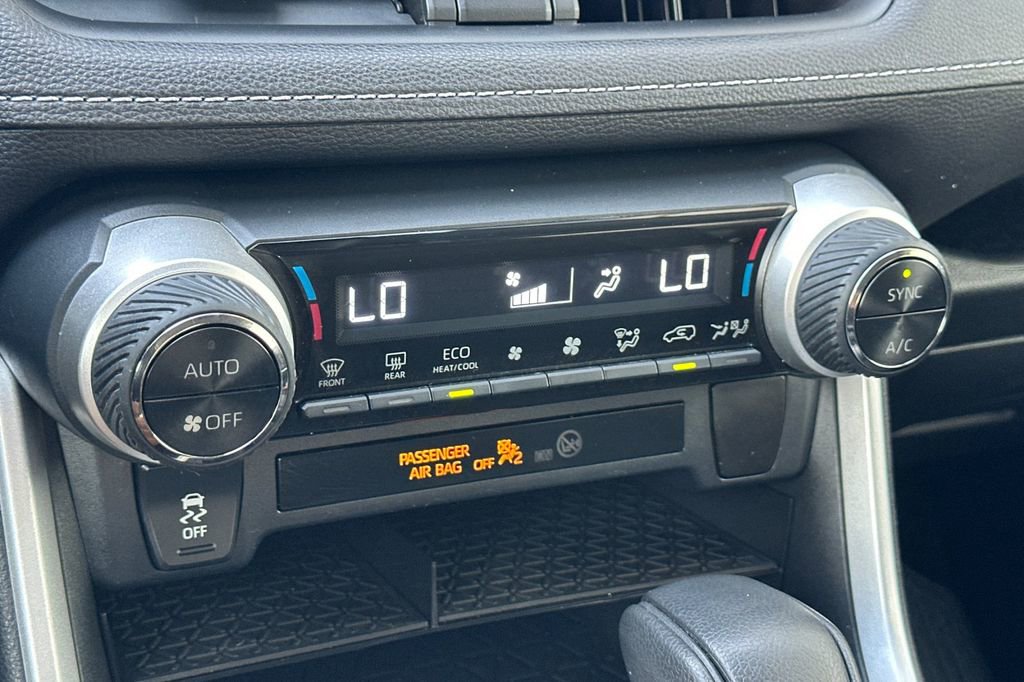 Used 2020 Toyota RAV4 LE w/ All Weather Liner Package AWD/4WD image 21