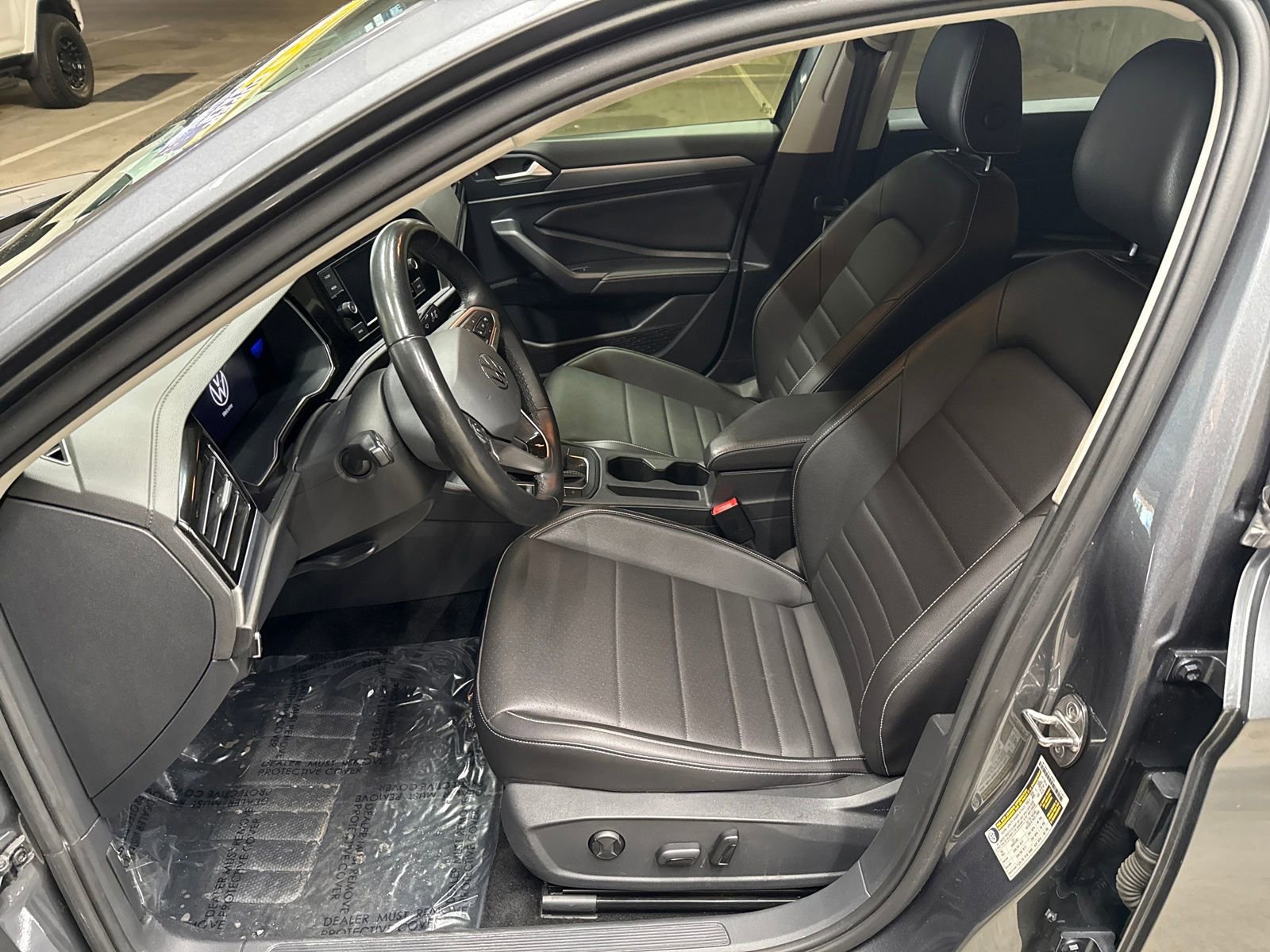 Used 2023 Volkswagen Jetta SE image 9