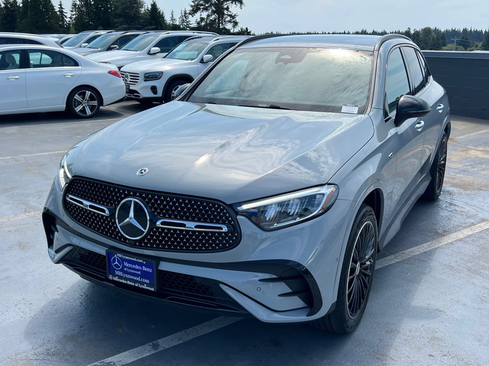 Used 2025 Mercedes-Benz GLC 350e 4MATIC w/ AMG Line image 5