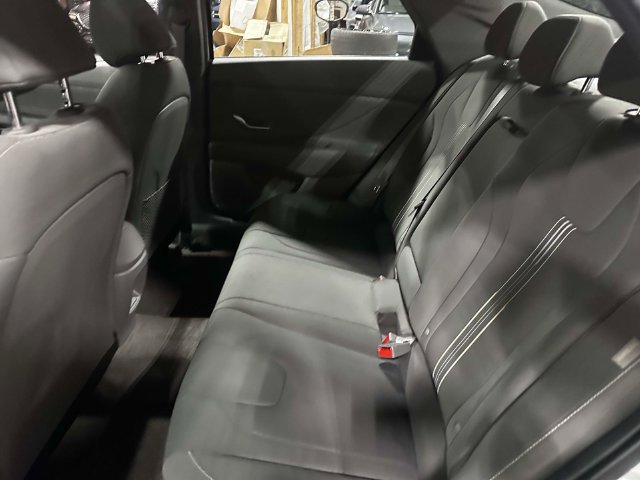 Used 2025 Hyundai Elantra SEL FWD image 20