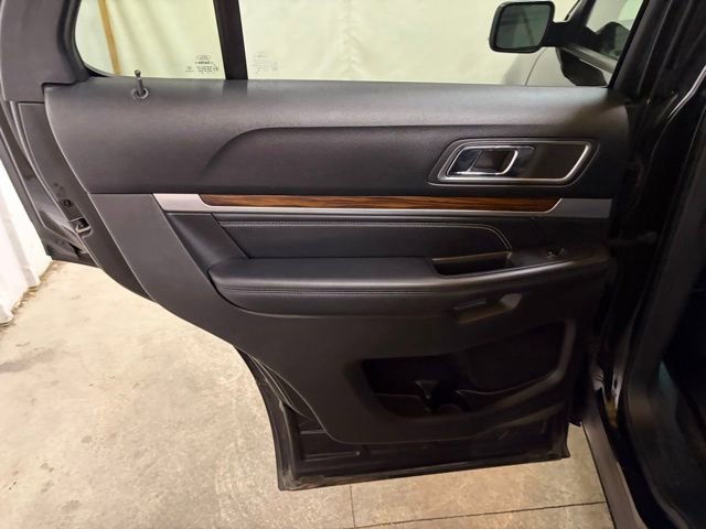 Used 2017 Ford Explorer Limited w/ Equipment Group 301A FWD image 26