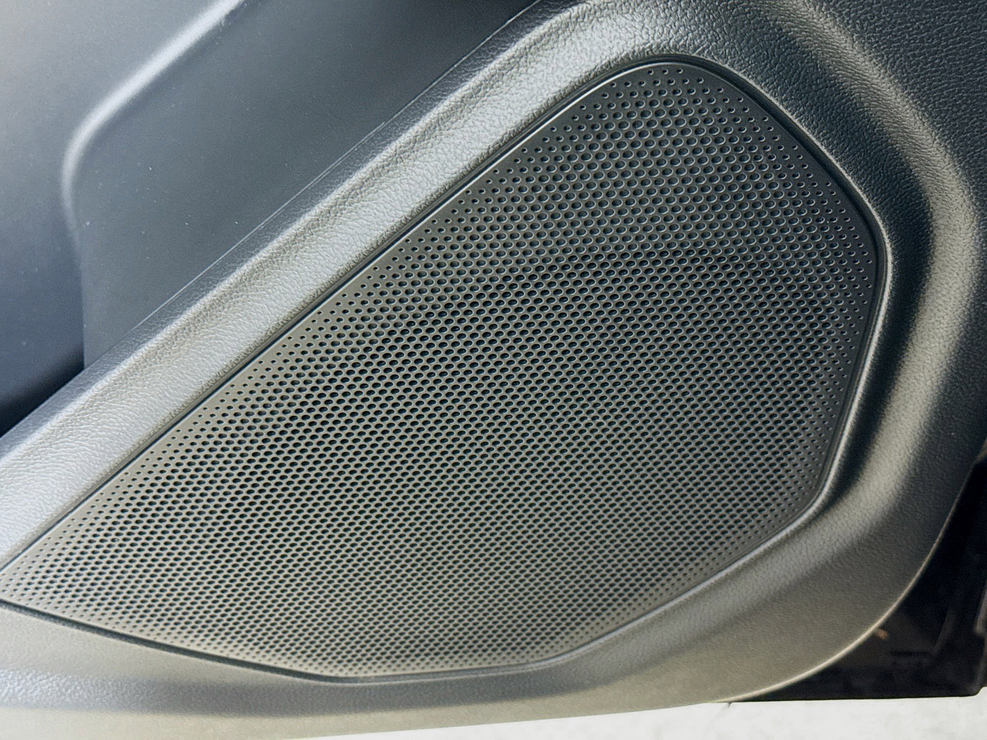 Used 2025 Ford Explorer Active image 22