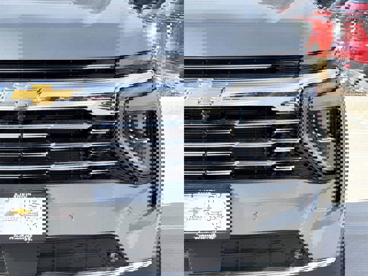 New 2026 Chevrolet Suburban Premier image 8