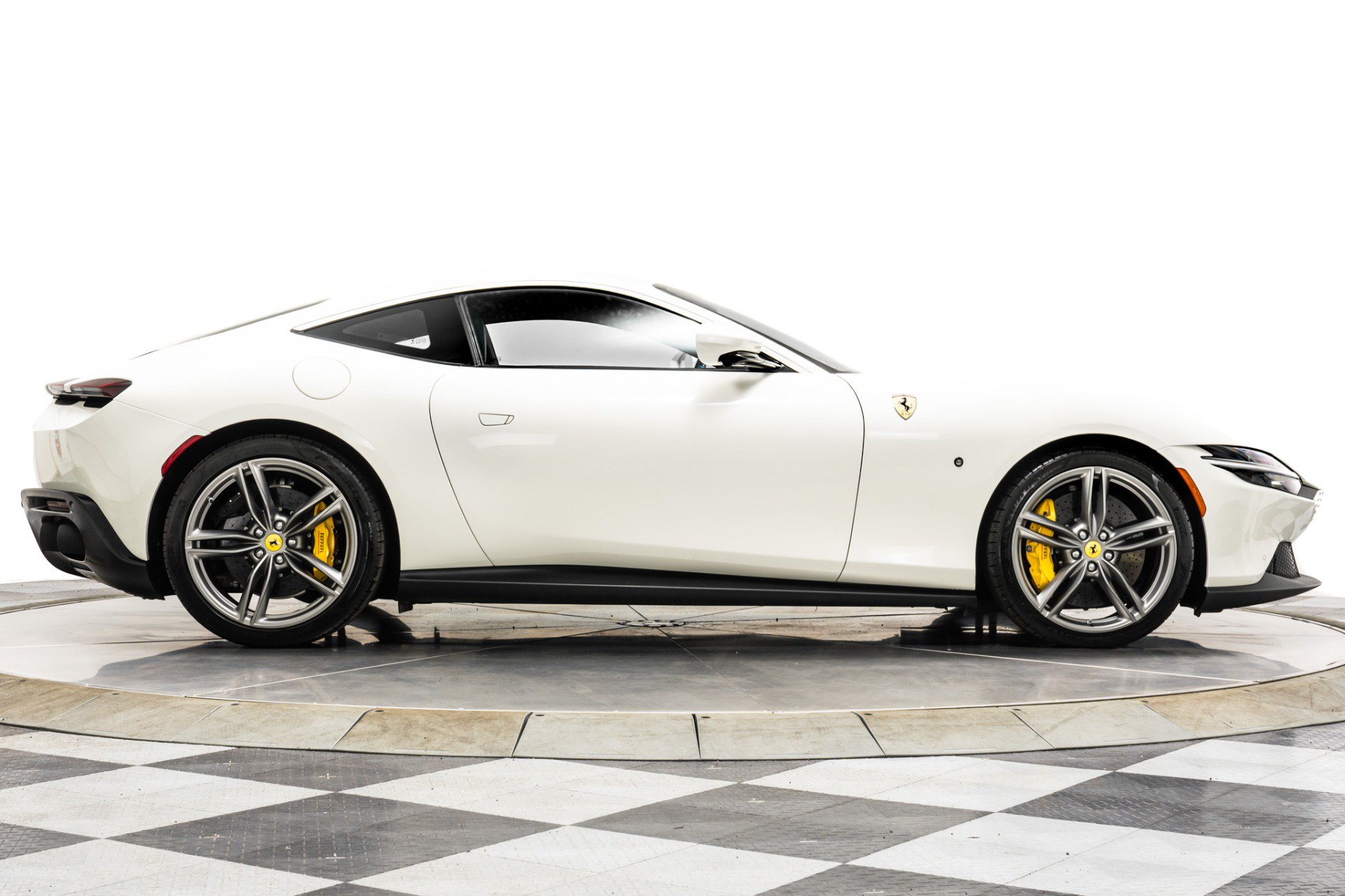Used 2022 Ferrari Roma RWD image 40