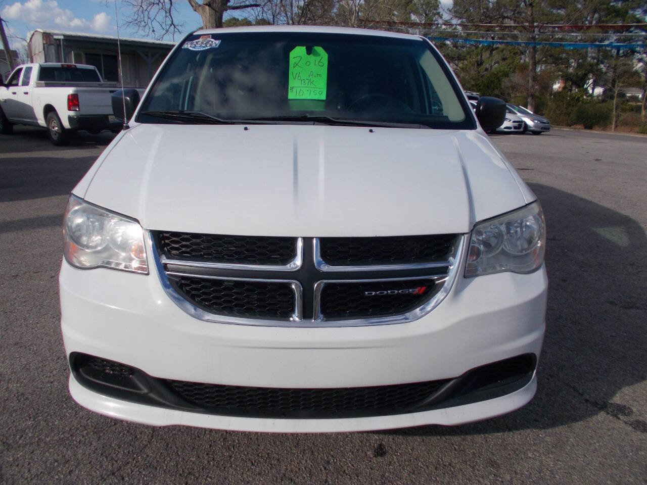 Used 2016 Dodge Grand Caravan SE w/ Quick Order Package 29E SE image 2