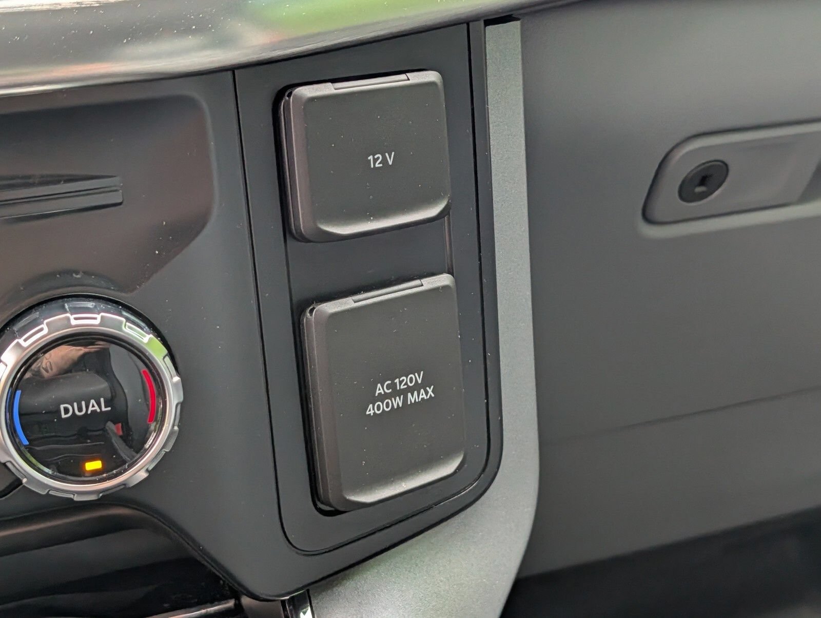 Used 2023 Ford F150 Lariat AWD/4WD image 11