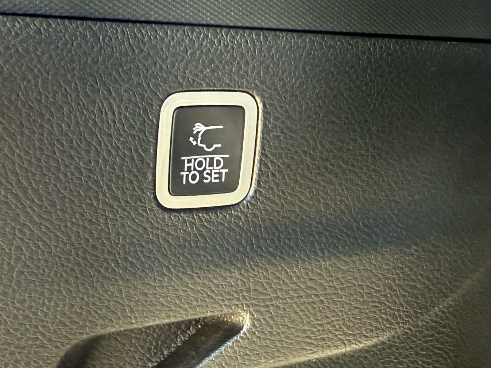 Used 2023 Jeep Wagoneer L Series II image 38