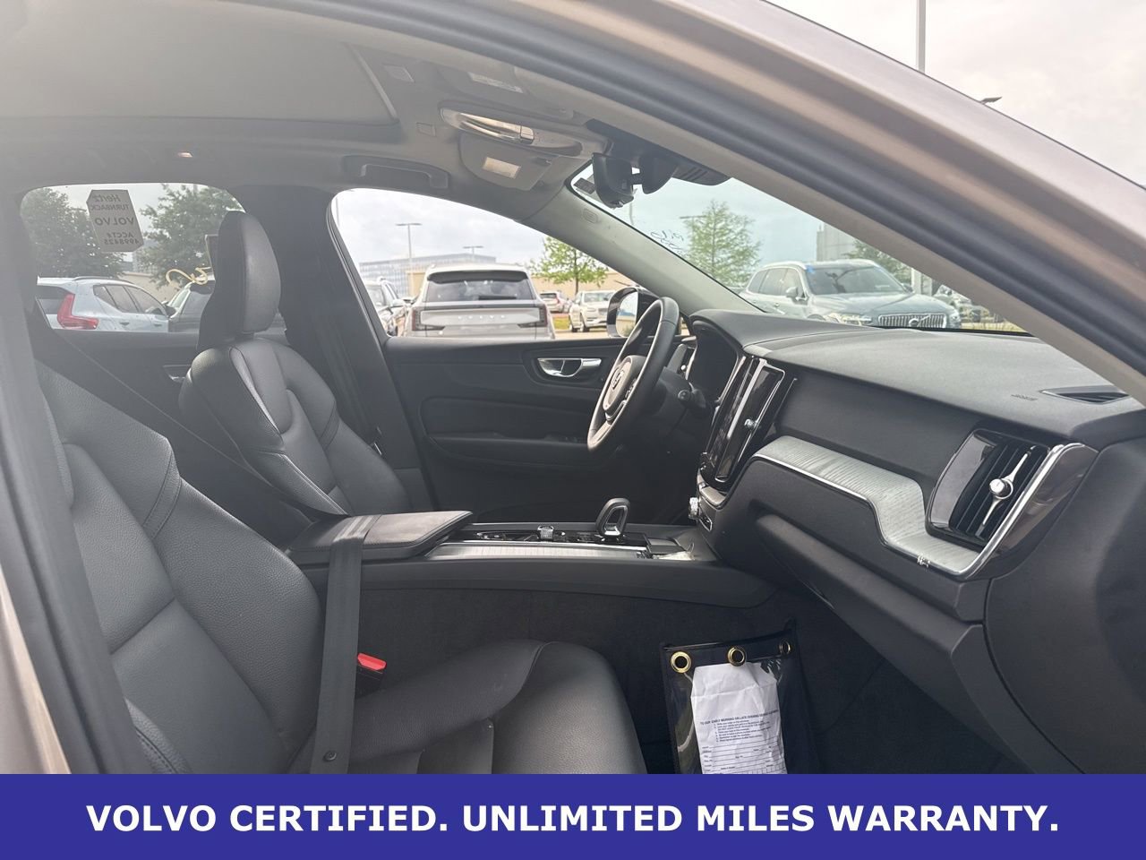 Certified 2025 Volvo XC60 B5 Plus image 8