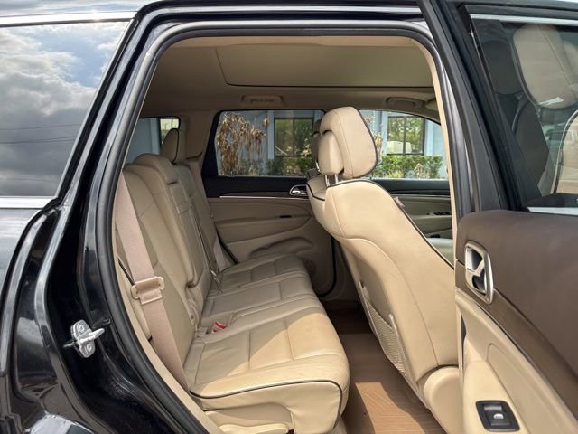 Used 2014 Jeep Grand Cherokee Overland w/ Advanced Technology Group image 16