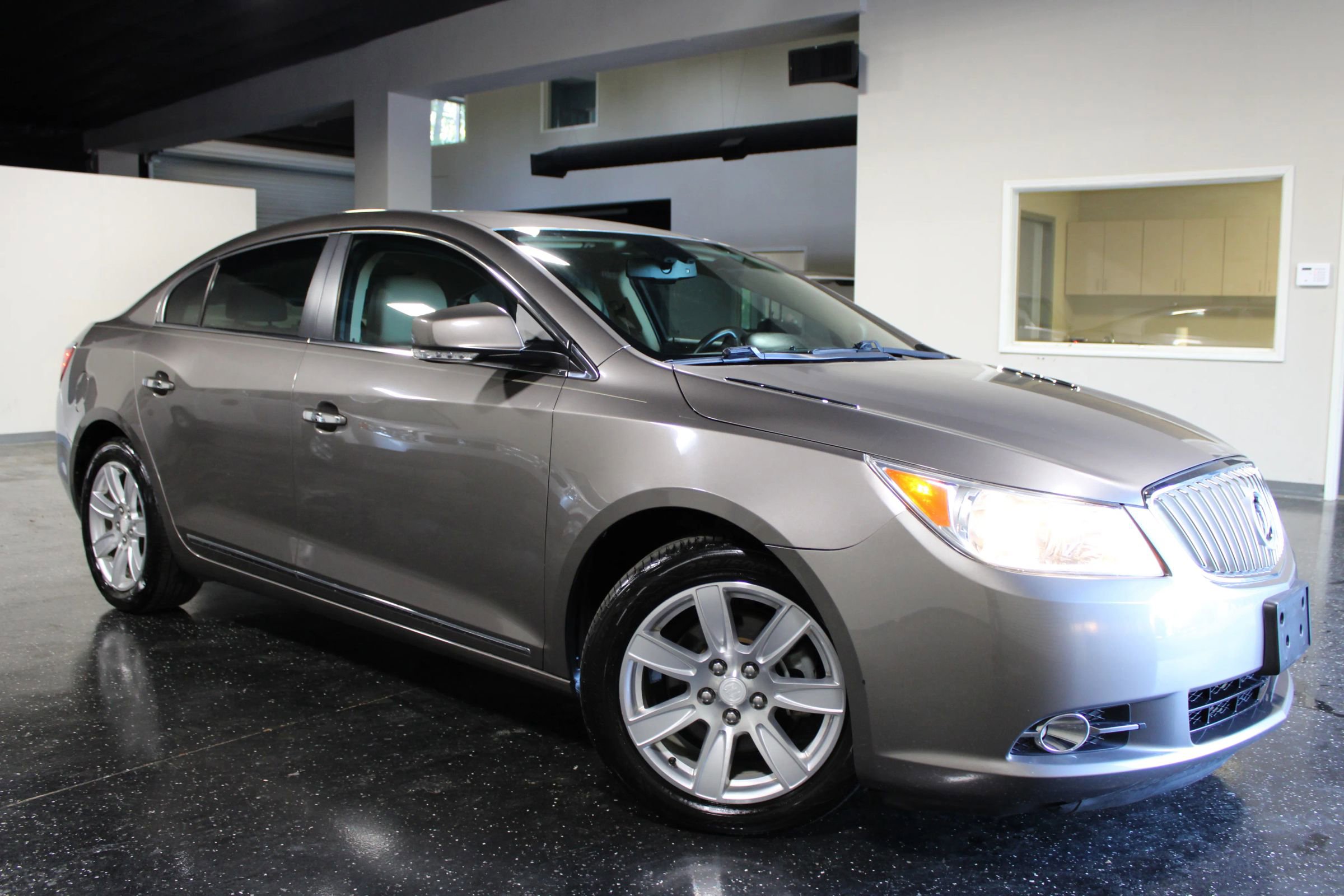 Used 2011 Buick LaCrosse CXL image 28