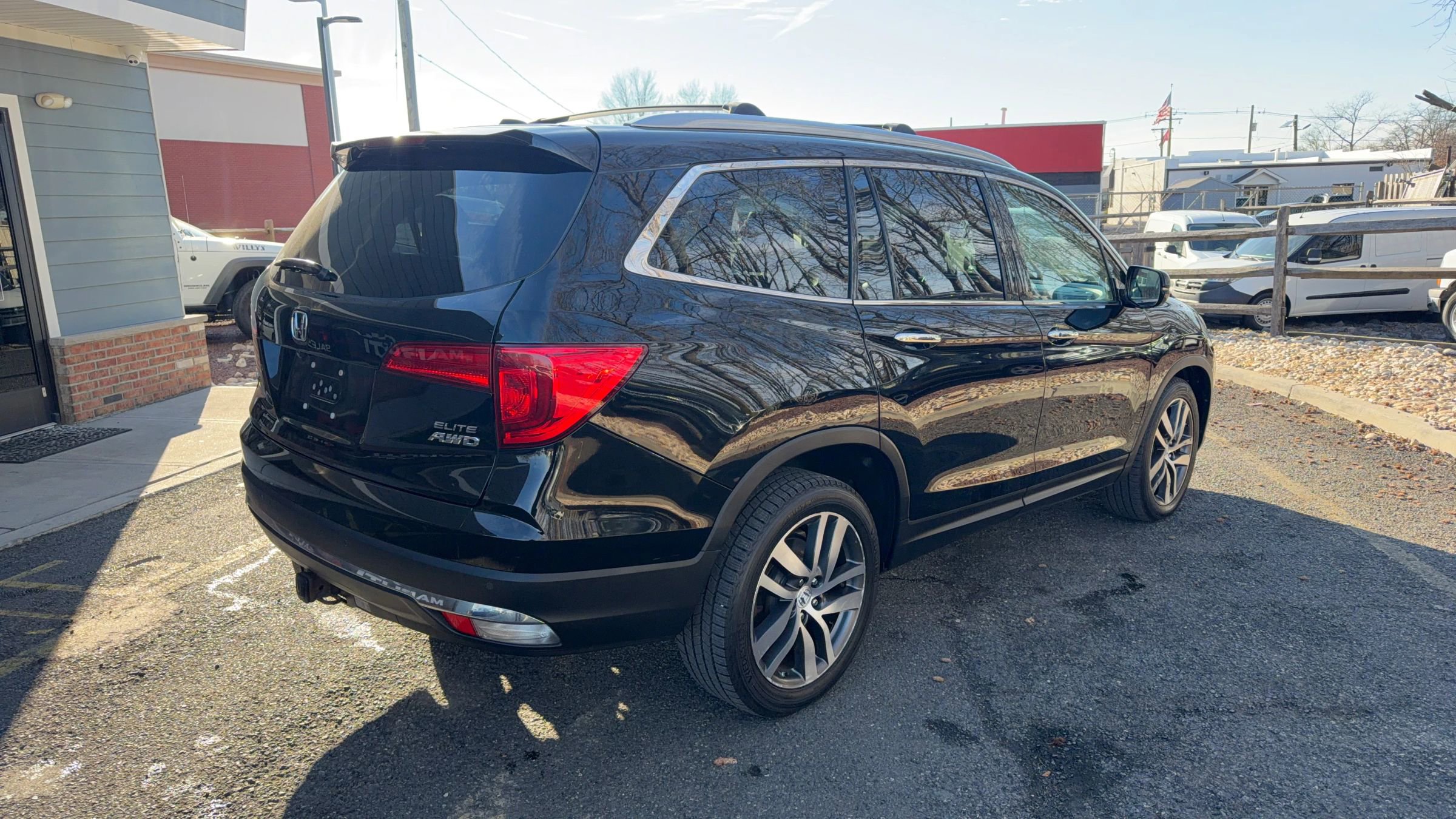 Used 2016 Honda Pilot Elite image 5