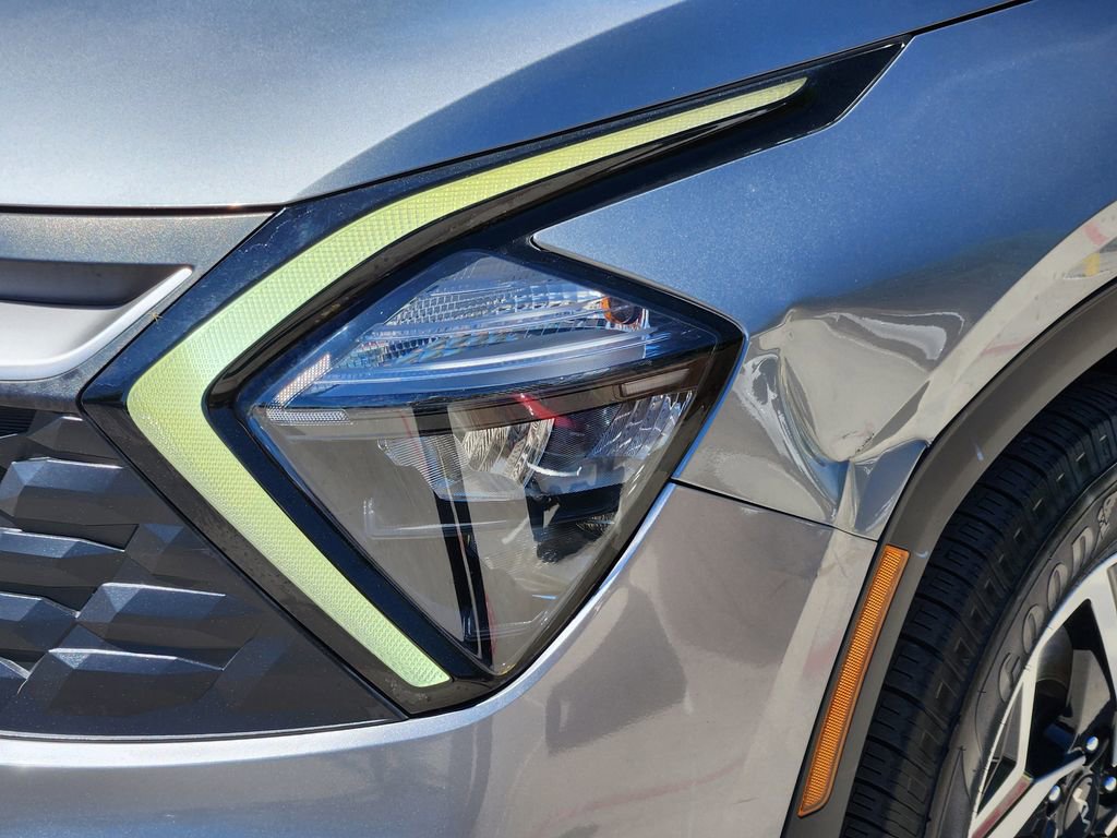 Certified 2023 Kia Sportage LX image 7