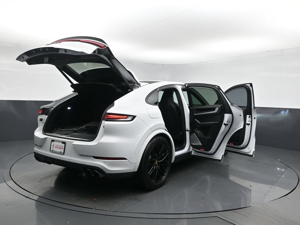 Used 2024 Porsche Cayenne Turbo w/ Premium Package Plus (PP1) AWD/4WD image 30