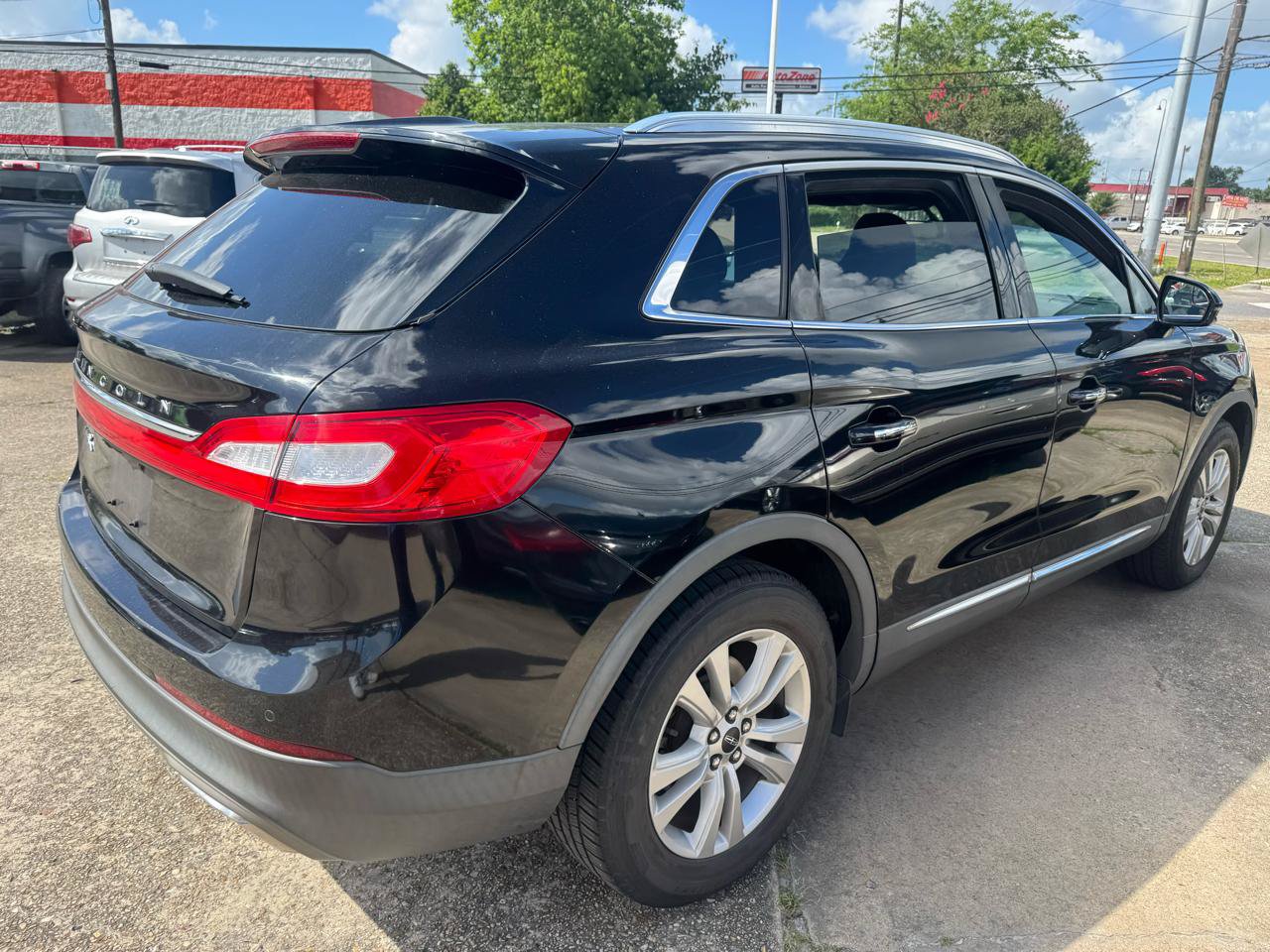 Used 2016 Lincoln MKX Premiere w/ Cargo Utility Package FWD image 4
