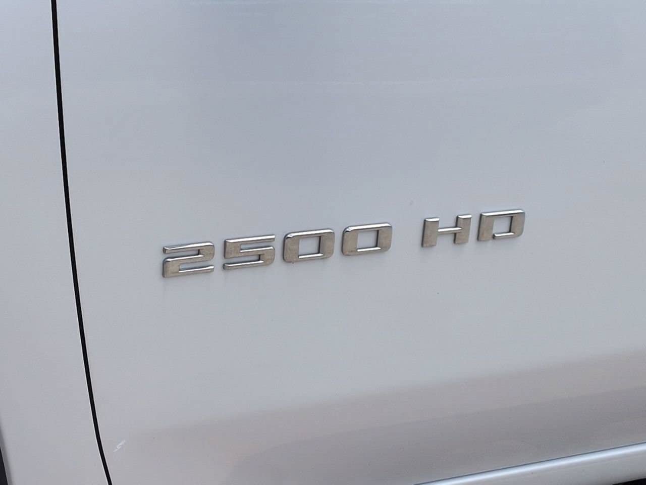 Used 2024 Chevrolet Silverado 2500 LT AWD/4WD image 6