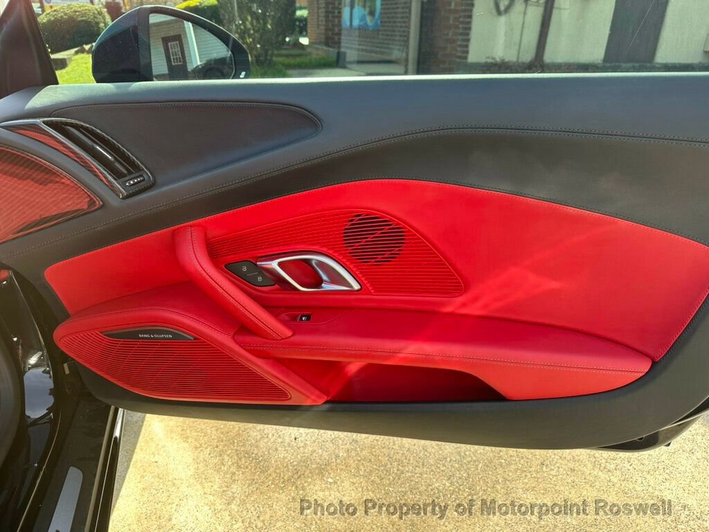 Used 2022 Audi R8 V10 w/ Premium Package image 30