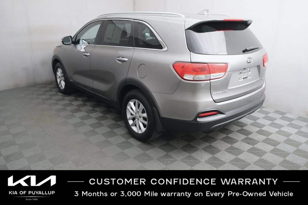 Used 2017 Kia Sorento AWD w/ LX Convenience Package image 7