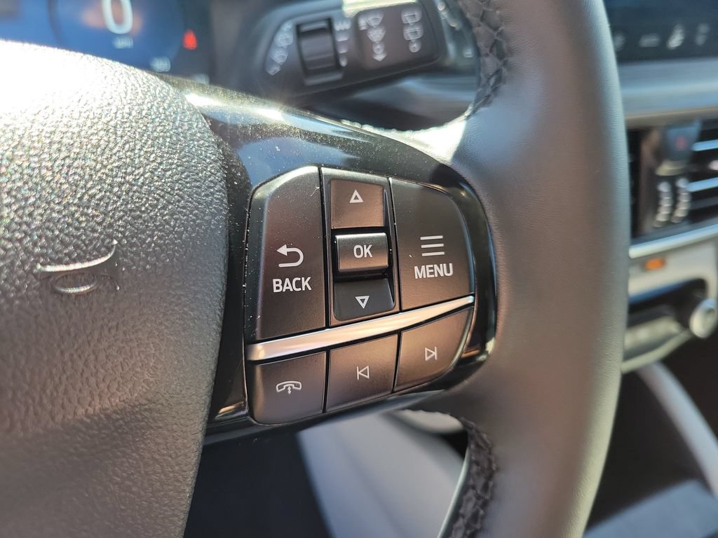 Used 2023 Ford Escape Platinum w/ Premium Technology Package AWD/4WD image 25