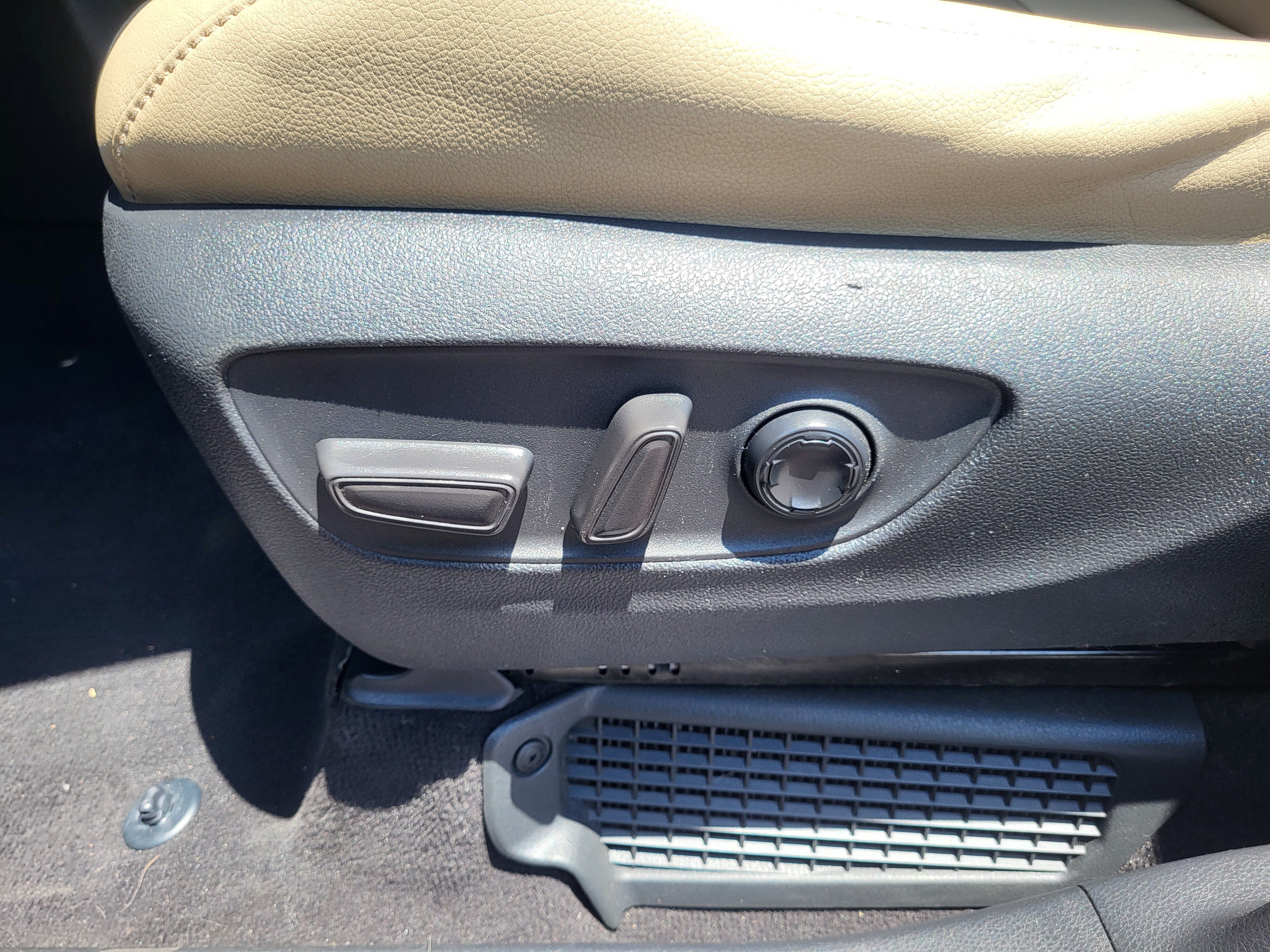 Certified 2021 Toyota Sienna Limited FWD image 12