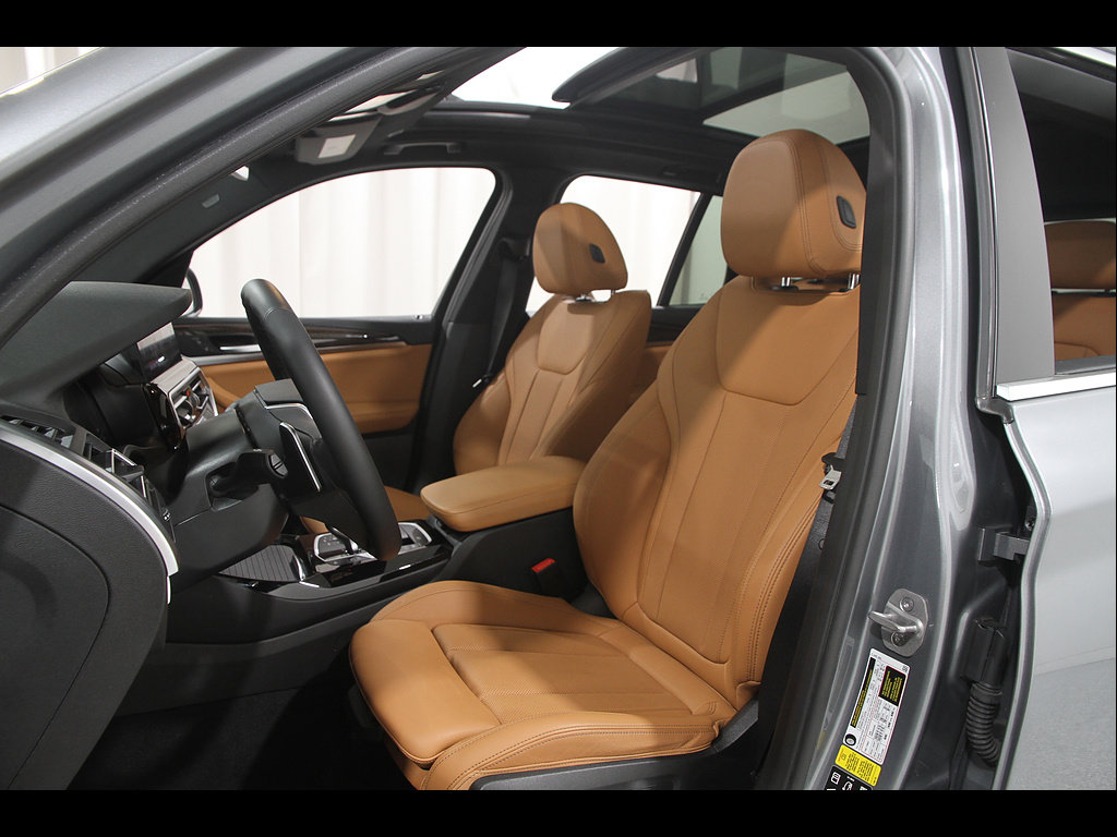 Used 2024 BMW X3 xDrive30i w/ Premium Package AWD/4WD image 5