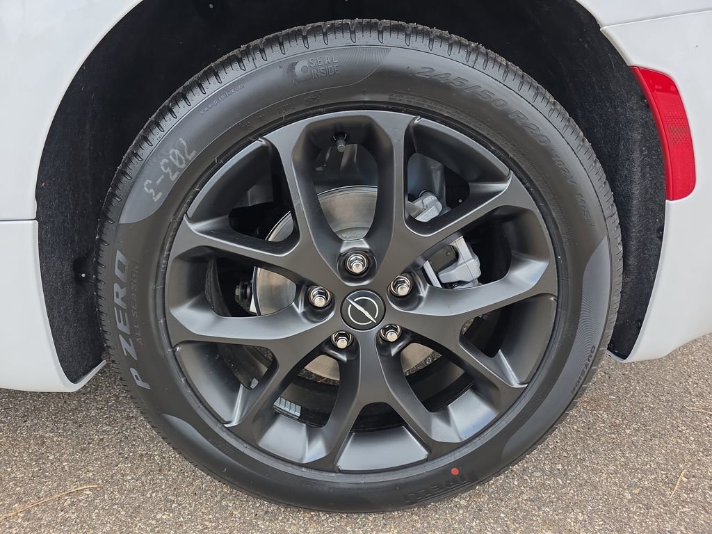 New 2026 Chrysler Pacifica Limited w/ Uconnect Theater Family Group image 37