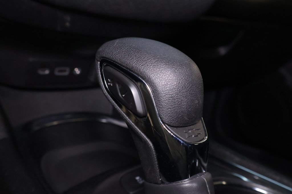 Used 2025 Chevrolet Malibu LT FWD image 33