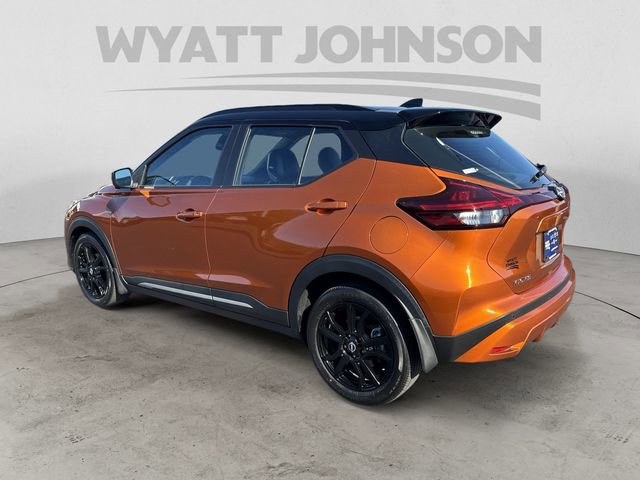 Used 2023 Nissan Kicks SR w/ SR Premium Package FWD image 3