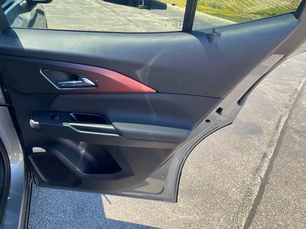New 2025 Chevrolet Equinox EV RS FWD image 26