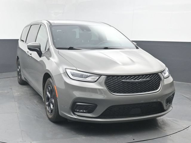 Used 2023 Chrysler Pacifica Touring-L w/ S Appearance Package FWD image 9