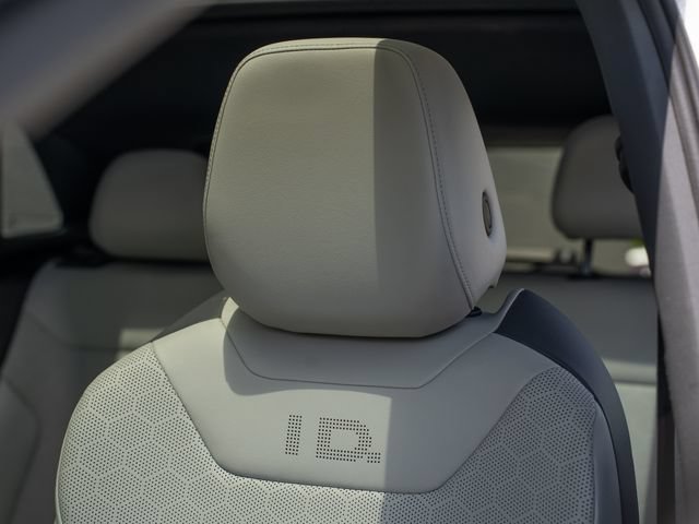 Used 2022 Volkswagen ID.4 Pro S w/ Gradient Package RWD image 19