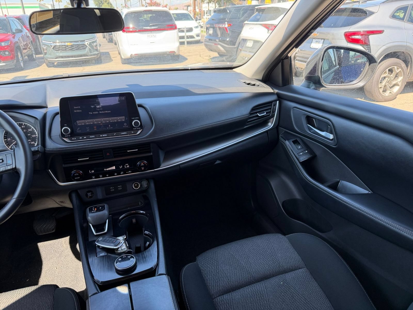 Used 2025 Nissan Rogue SV AWD/4WD image 37