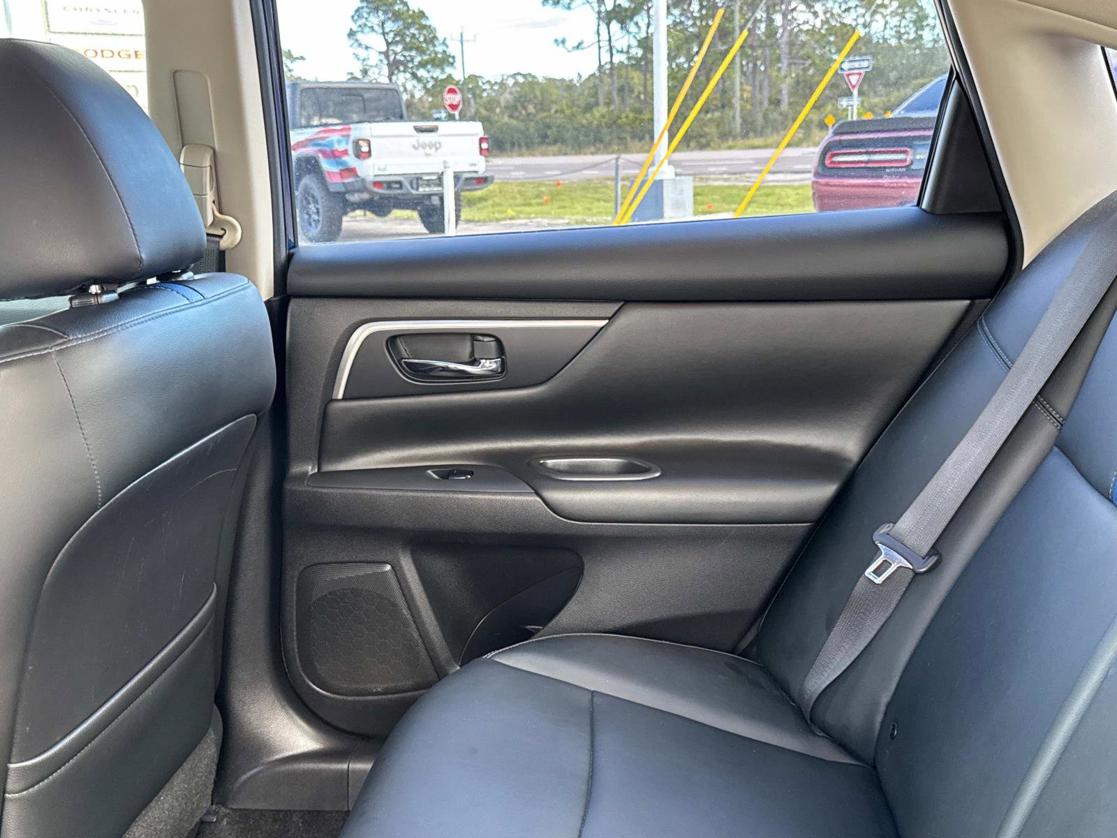 Used 2018 Nissan Altima 2.5 SR w/ SR Special Edition image 14