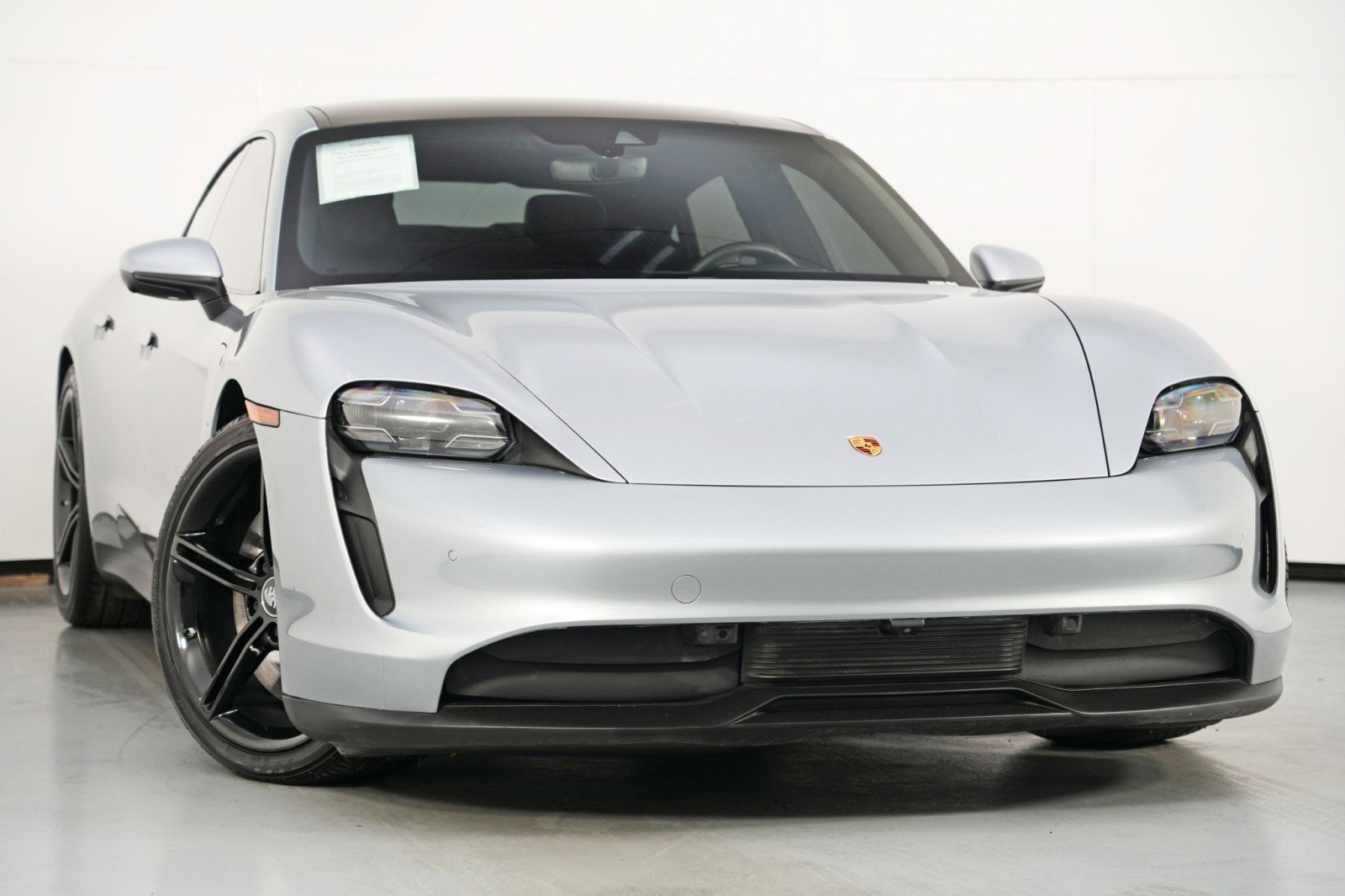 Used 2020 Porsche Taycan 4S w/ Premium Package image 4