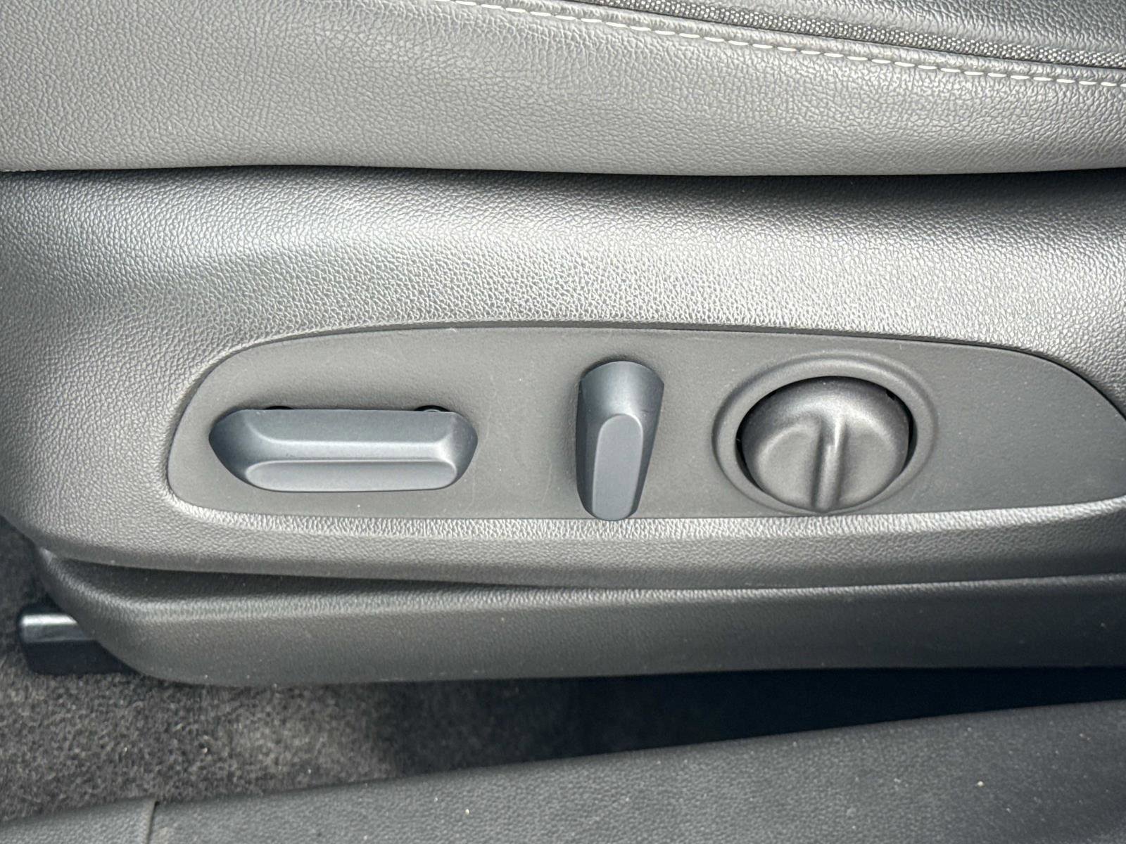 Used 2023 Chevrolet TrailBlazer ACTIV w/ Convenience Package image 15