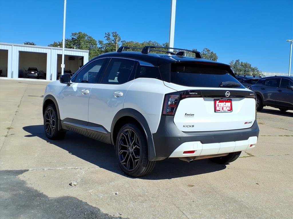Certified 2025 Nissan Kicks SR w/ SR Premium Package AWD/4WD image 3